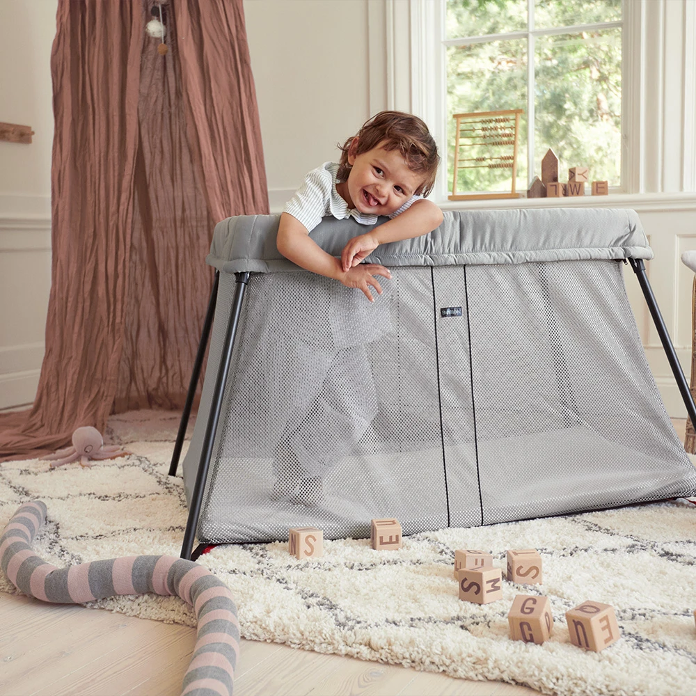 Lit Parapluie Light Argent De BabyBjörn 3 Lit Parapluie Light Argent De BabyBjörn – Image 3