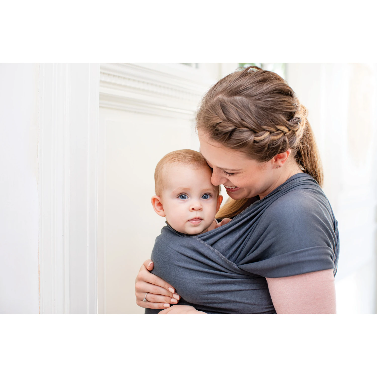 Écharpe De Portage Extensible Tricot-Slen Bambou Bio Smokey Grey De Babylonia 3 Écharpe De Portage Extensible Tricot-Slen Bambou Bio Smokey Grey De Babylonia – Image 3